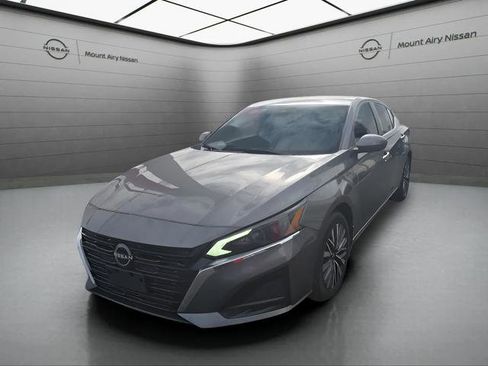 Certified 2023 Nissan Rogue SV w/ SV Premium Package image 24