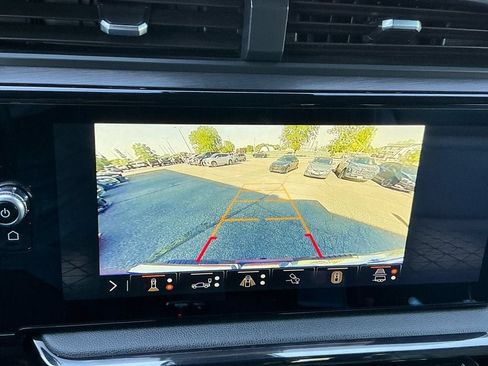 Used 2024 GMC Sierra 1500 AT4 w/ Technology Package AWD/4WD image 19