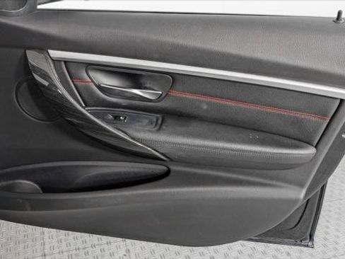 Used 2017 BMW 330i xDrive Sedan AWD/4WD image 23