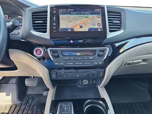 Used 2017 Honda Pilot Touring image 26