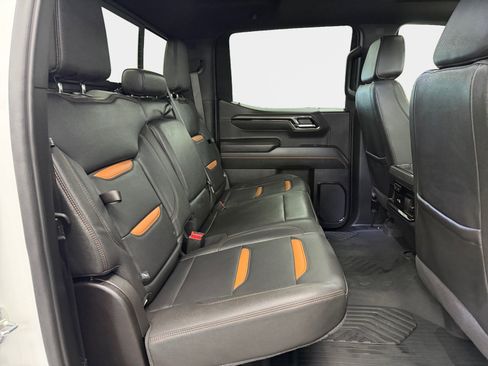 Used 2024 GMC Sierra 1500 AT4 w/ Technology Package AWD/4WD image 11