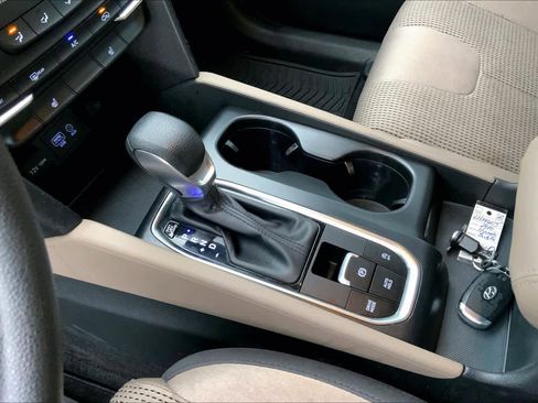 Used 2020 Hyundai Santa Fe SEL w/ Cargo Package image 15