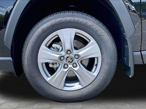 Used 2025 Toyota RAV4 XLE w/ Convenience Package FWD image 24