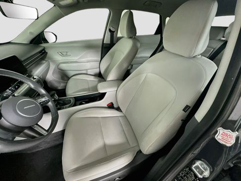 Used 2025 Hyundai Kona SEL FWD image 13
