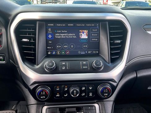 Used 2023 GMC Acadia SLT w/ Technology Package FWD image 34