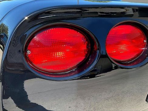 Used 2002 Chevrolet Corvette Z06 w/ Memory Pkg RWD image 23