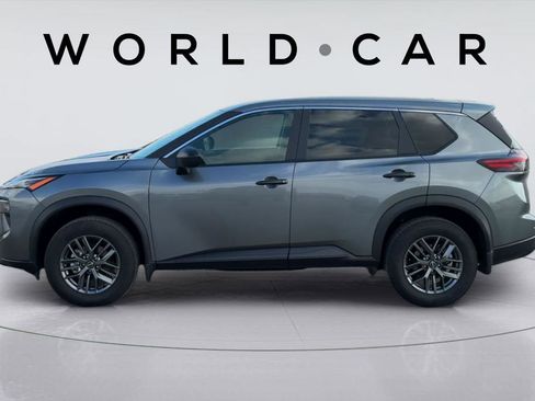 Used 2025 Nissan Rogue S image 9