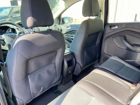Used 2016 Ford Escape SE FWD image 17