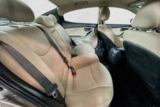 Used 2015 Hyundai Elantra SE FWD image 22