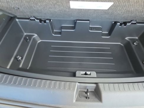 Used 2025 Chevrolet Traverse LT w/ Driver Confidence Package image 18