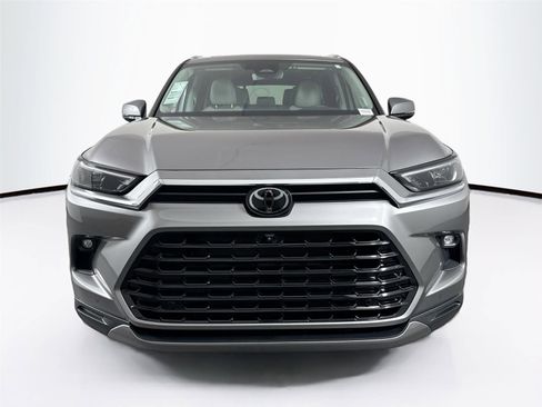 Certified 2025 Toyota Grand Highlander FWD image 9