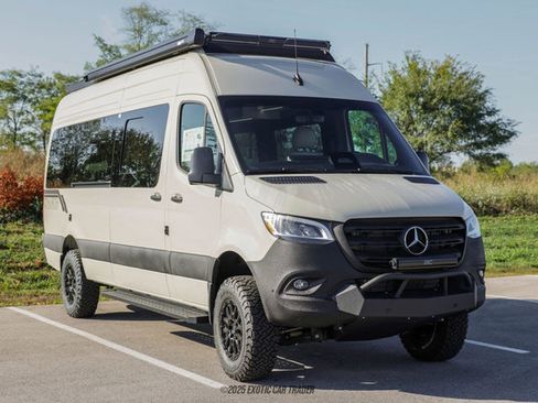 Used 2025 Mercedes-Benz Sprinter 2500 image 12
