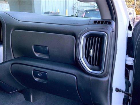 Used 2021 Chevrolet Silverado 1500 LT image 16