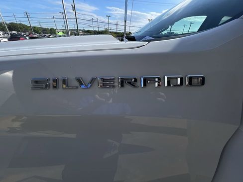 Used 2023 Chevrolet Silverado 1500 Custom AWD/4WD image 31