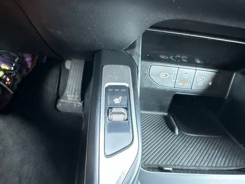 Certified 2024 Kia Sorento S FWD image 36