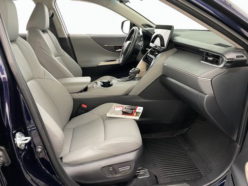 Used 2024 Toyota Venza Limited image 41