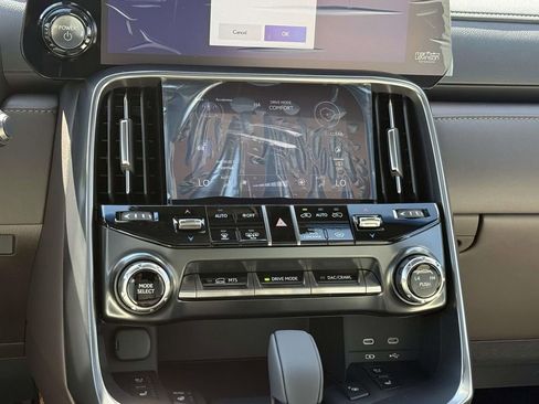 New 2026 Lexus LX 700h Luxury AWD/4WD image 14