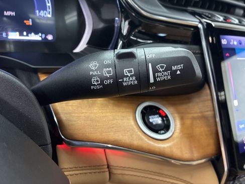Certified 2024 Jeep Grand Cherokee Summit AWD/4WD image 22