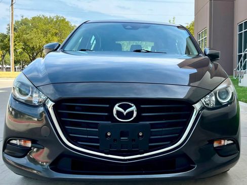 Used 2017 MAZDA MAZDA3 Touring FWD image 2