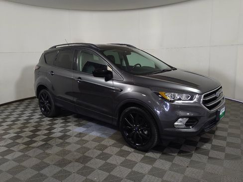 Used 2017 Ford Escape SE w/ Equipment Group 201A AWD/4WD image 11