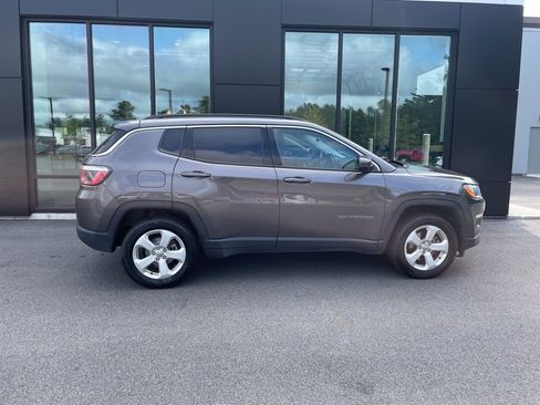Used 2018 Jeep Compass Latitude w/ Popular Equipment Group image 5