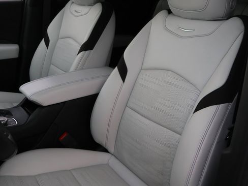 Certified 2024 Cadillac XT4 Sport FWD image 19