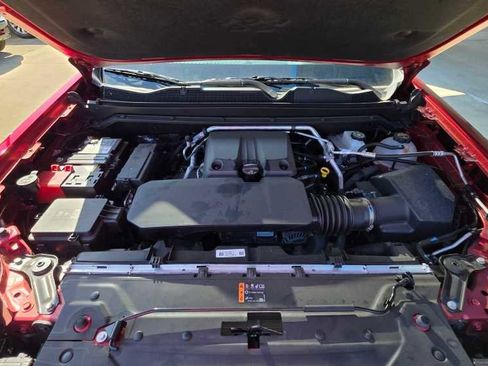 Used 2024 Chevrolet Colorado LT AWD/4WD image 21