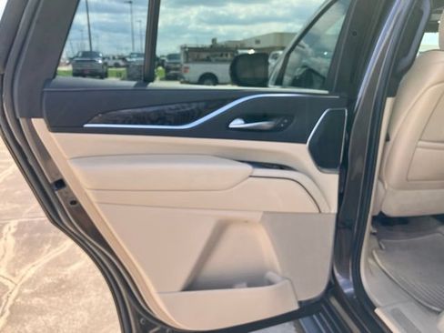 Used 2021 Cadillac Escalade Premium Luxury AWD/4WD image 20