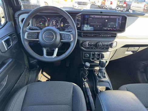 Used 2024 Jeep Wrangler Unlimited Sahara image 10