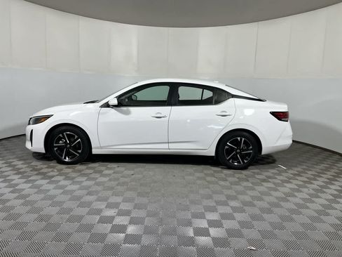 Used 2024 Nissan Sentra SV FWD image 5