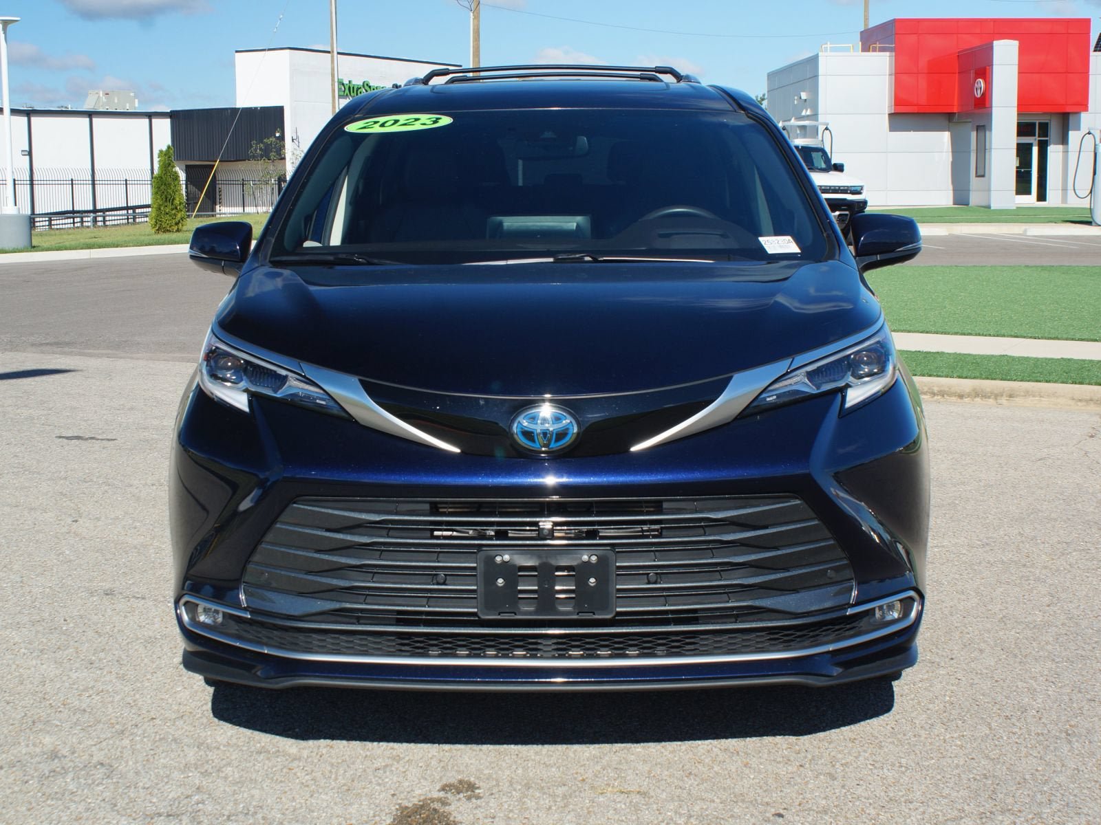Used 2023 Toyota Sienna Platinum FWD image 26