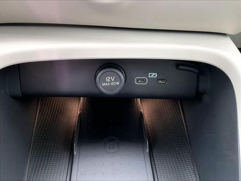 New 2026 Volvo XC40 B5 Plus w/ Protection Package Premier image 23