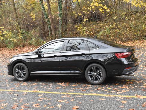 Used 2022 Volkswagen Jetta SE image 5