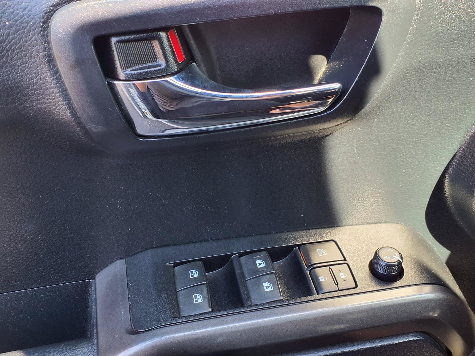 Used 2019 Toyota Tacoma TRD Sport AWD/4WD image 22