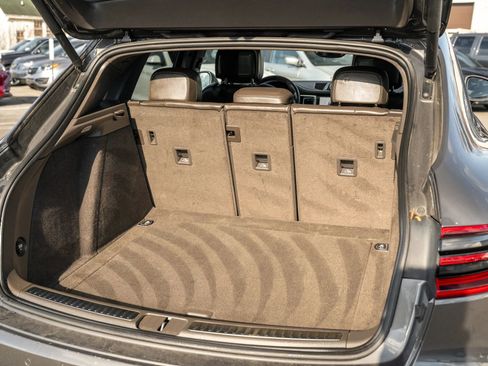 Used 2018 Porsche Macan S image 10