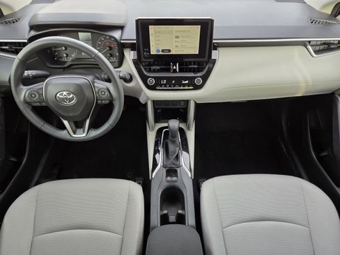 Used 2024 Toyota Corolla Cross LE FWD image 22