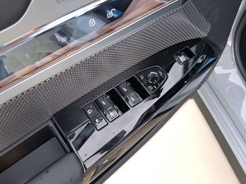 New 2026 BMW 750e xDrive image 12