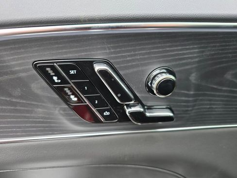 New 2025 Cadillac Lyriq Luxury image 25