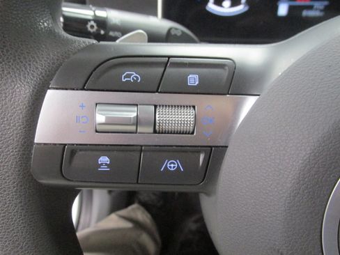 Used 2025 Hyundai Sonata SEL FWD image 28