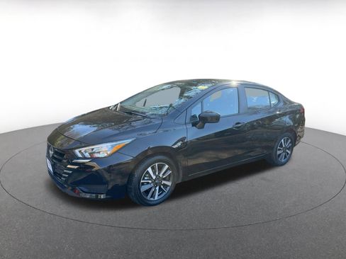 Used 2025 Nissan Versa SV image 10