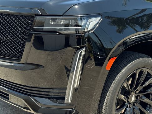 Used 2023 Cadillac Escalade Sport Platinum w/ LPO, ONYX Package AWD/4WD image 14