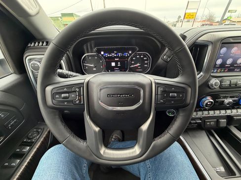 Certified 2023 GMC Sierra 2500 Denali w/ Denali Ultimate Package image 15