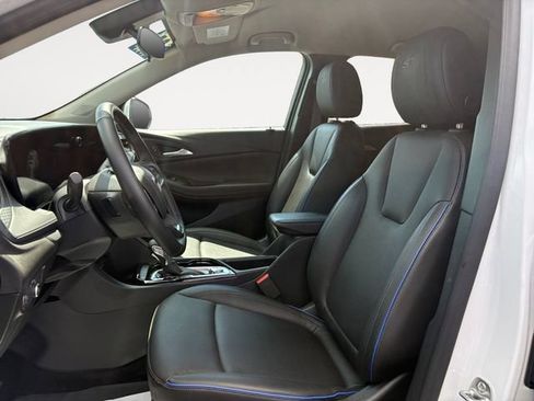 Used 2025 Buick Encore GX Sport Touring w/ Comfort Package FWD image 9