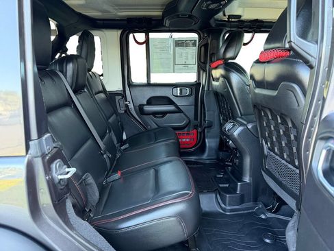Used 2019 Jeep Wrangler Unlimited Rubicon AWD/4WD image 18