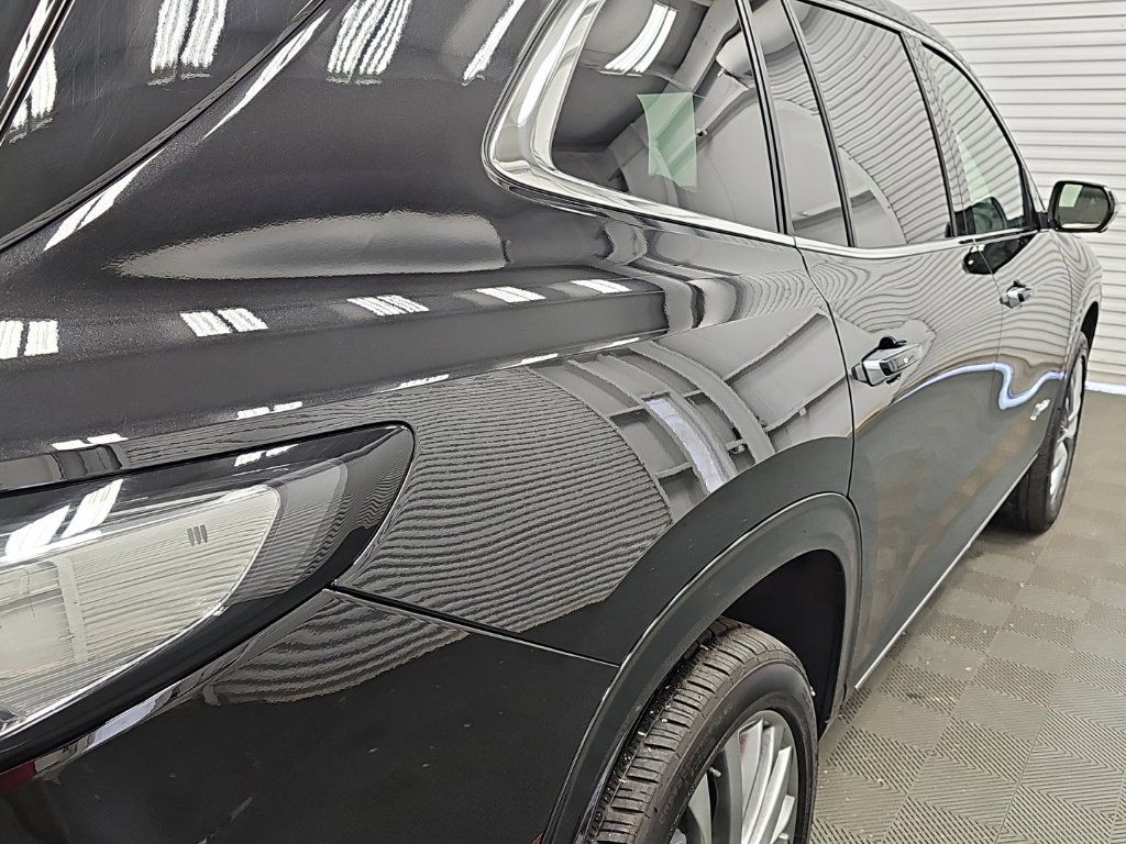 Certified 2025 Buick Enclave Avenir w/ Super Cruise Package AWD/4WD image 10