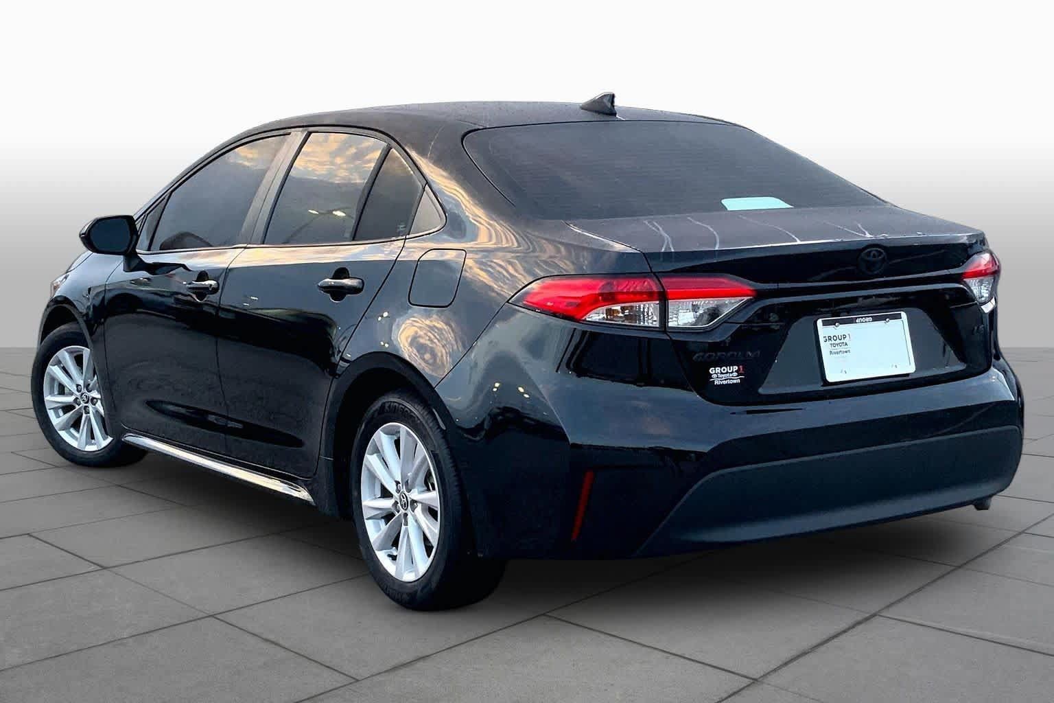 Used 2024 Toyota Corolla LE FWD image 11