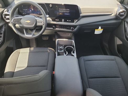 New 2026 Chevrolet Equinox LT w/ Safety and Technology Package FWD image 13