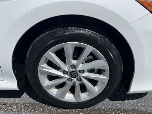 Used 2022 Toyota Camry LE FWD image 13