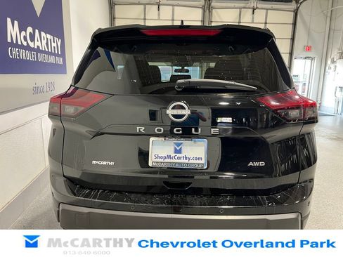 Used 2025 Nissan Rogue SV AWD/4WD image 6