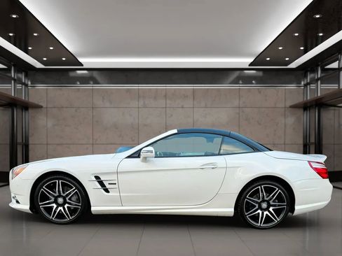 Used 2015 Mercedes-Benz SL 550 image 16
